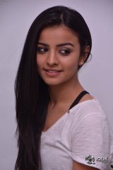 Mahima Makwana Interview About Venakatapuram Movie